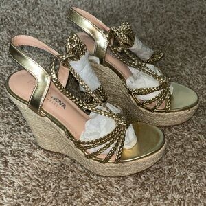 Fashion Nova wedges NWOT